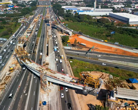 CCR RioSP faz lançamento de vigas do novo viaduto de interligação da Via Dutra à Fernão Dias